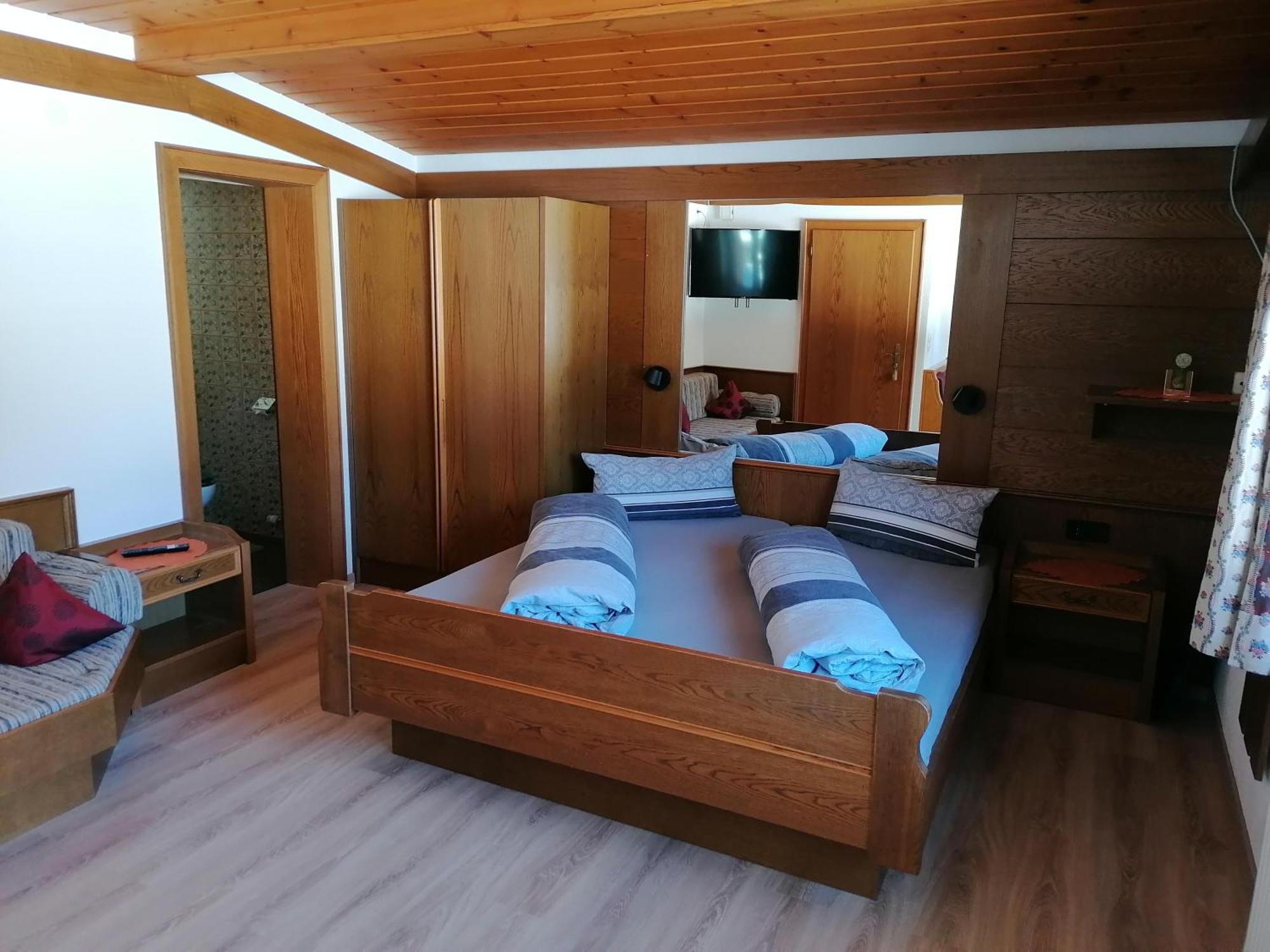 Haus Sprenger Apartman Häselgehr Szoba fotó
